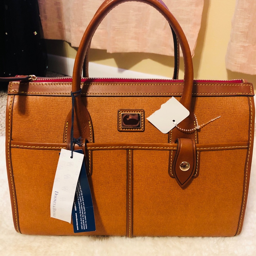 🌺🌺SOLD🌺🌺Dooney and Bourke handbag Brandnew $495